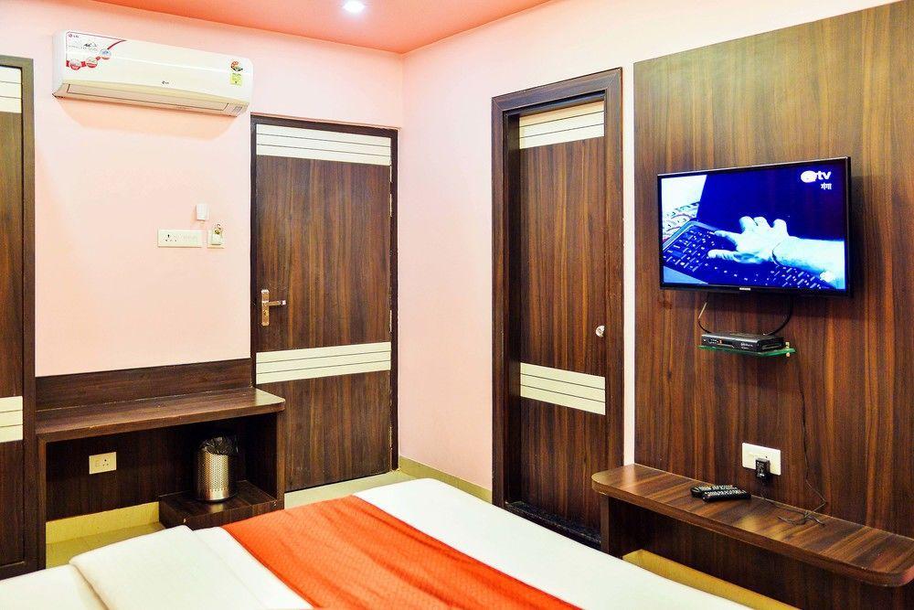 Hotel Janki International By Keymagics Varanasi Exteriör bild